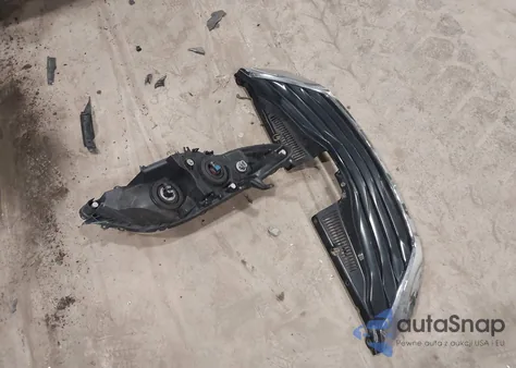 2012 Toyota Sienna Le V6 8 Passenger z USA, uszkodzony, nr VIN 5TDKK3DC3CS182688